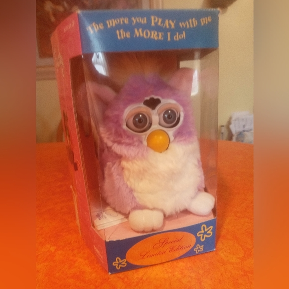 Special Edition Limited Furby - Picture 1 of 2
